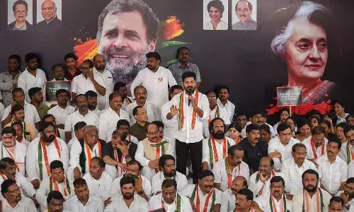 TPCC: తెలంగాణ కాంగ్రెస్లో డబుల్ టికెట్ కోసం నేతల డిమాండ్లు TPCC: తెలంగాణ కాంగ్రెస్లో డబుల్ టికెట్ కోసం నేతల డిమాండ్లు