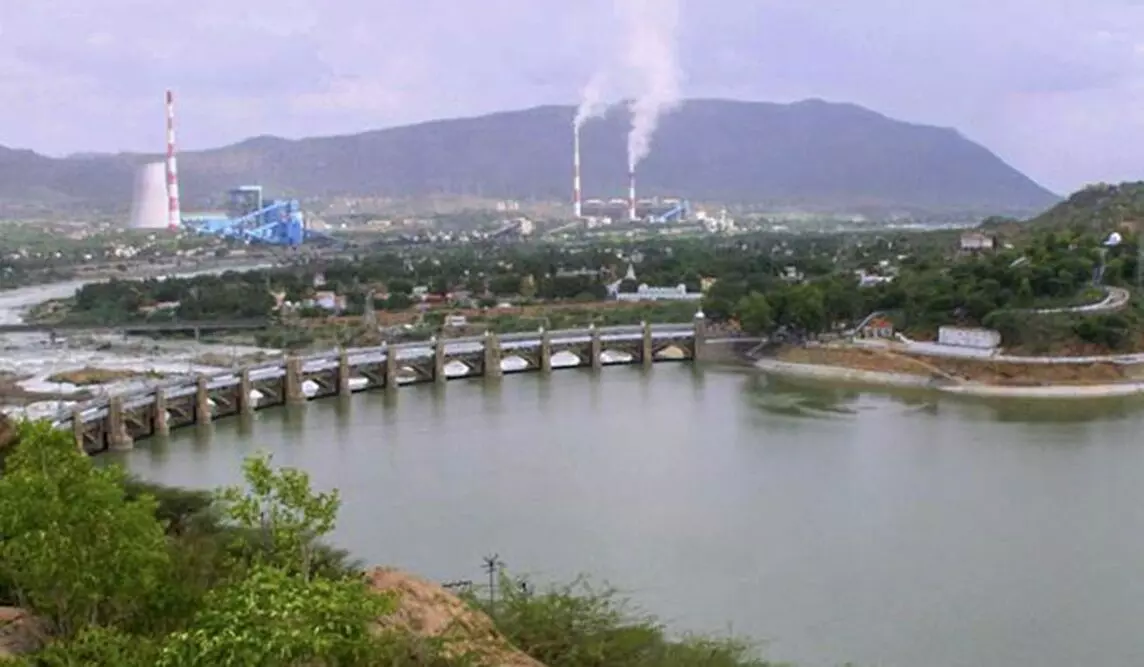 Cauvery Water: కావేరీ జలాల కోసం.. కర్ణాటక రైతులు Cauvery Water: కావేరీ జలాల కోసం.. కర్ణాటక రైతులు