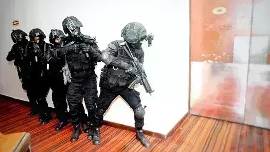G20 Summit security : 1.30 లక్షల మందితో భారీ భద్రత G20 Summit security : 1.30 లక్షల మందితో భారీ భద్రత