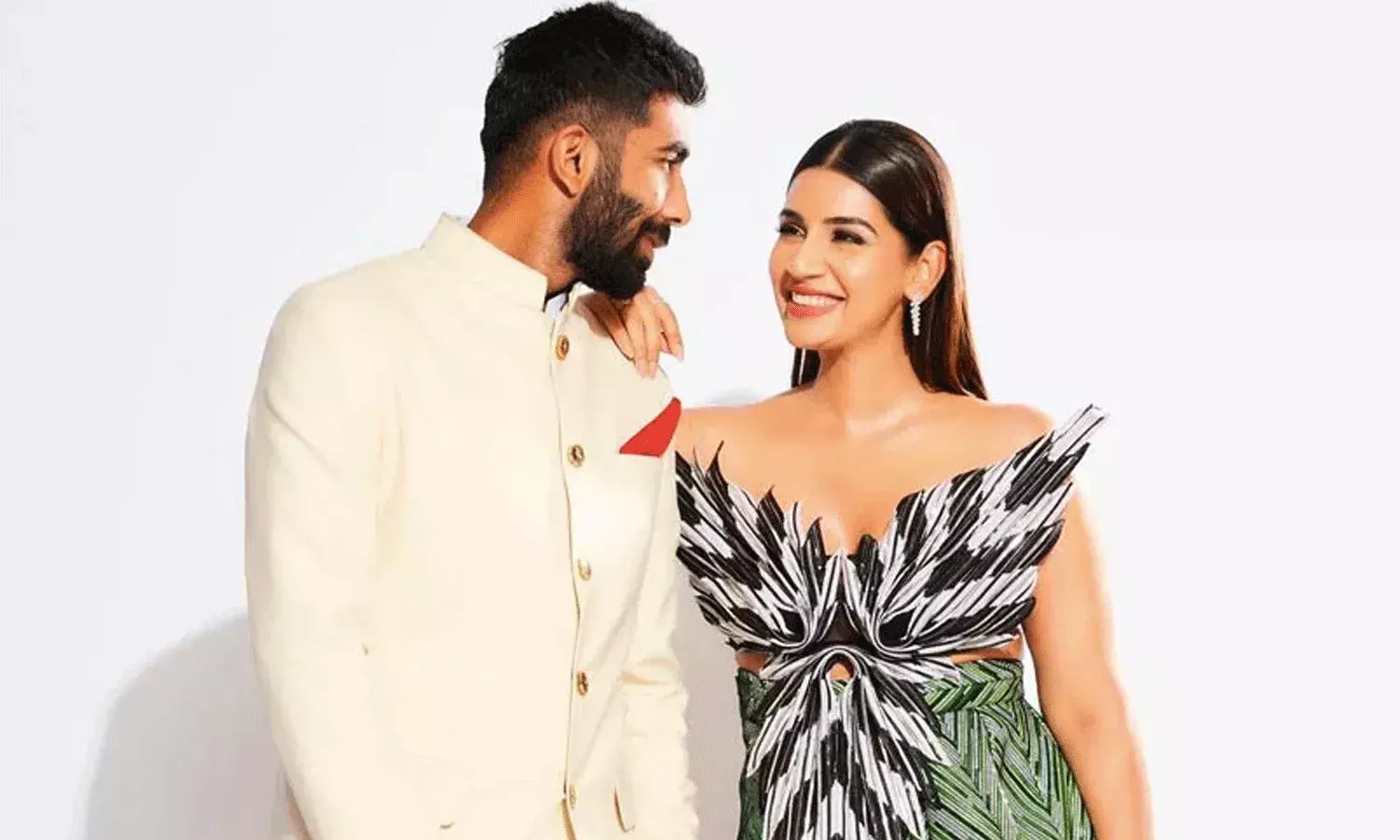 తండ్రైన బుమ్రా.. మగబిడ్డకు జన్మనిచ్చిన సంజన