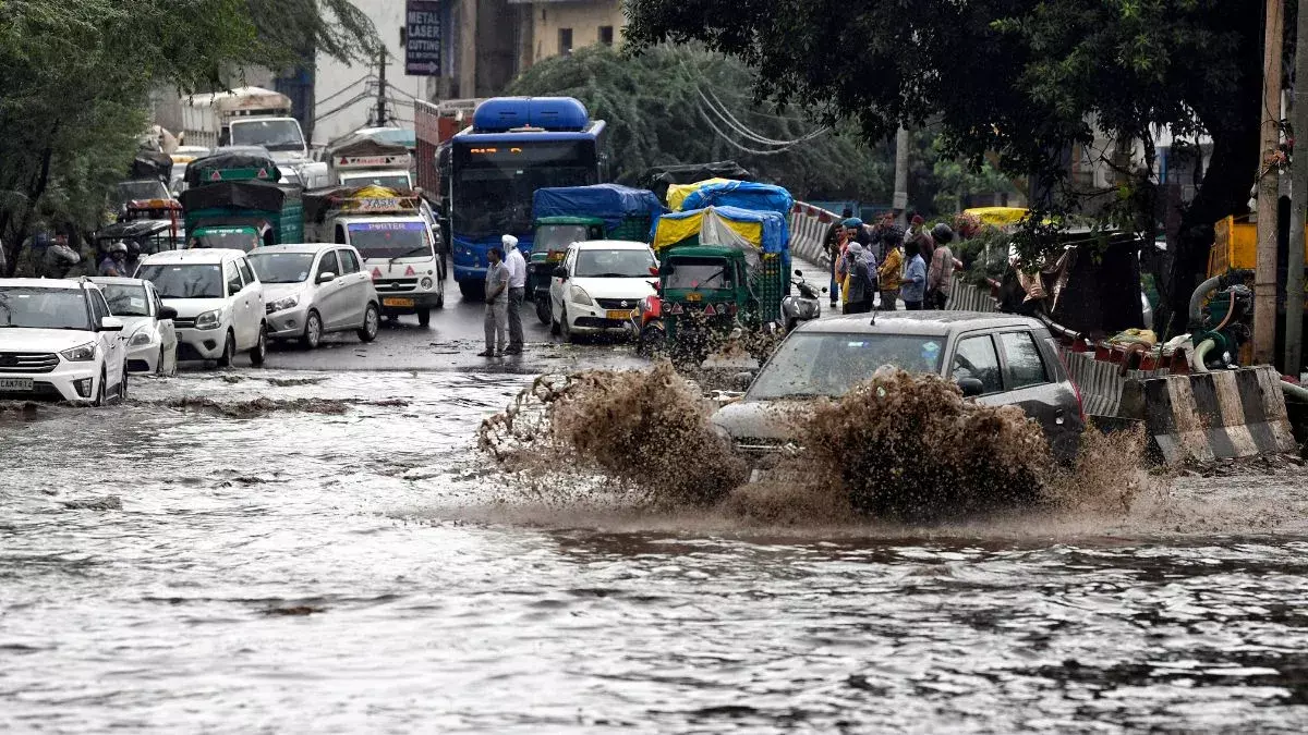 Hyderabad Rains : నగరంలో దంచికొడుతున్న వాన.. Hyderabad Rains : నగరంలో దంచికొడుతున్న వాన..