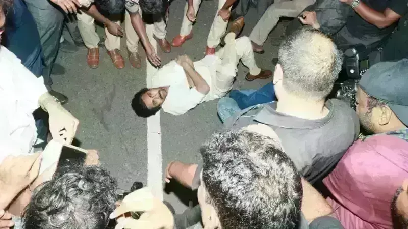 Pawan Kalyan: పవన్ కల్యాణ్ను మరోసారి అడ్డుకున్న పోలీసులు.. Pawan Kalyan: పవన్ కల్యాణ్ను మరోసారి అడ్డుకున్న పోలీసులు..