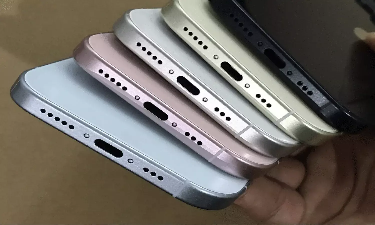 iPhone 15 ఈ రోజే లాంచ్.. మరికొన్ని ప్రోడక్ట్స్ కూడా.. iPhone 15 ఈ రోజే లాంచ్.. మరికొన్ని ప్రోడక్ట్స్ కూడా..