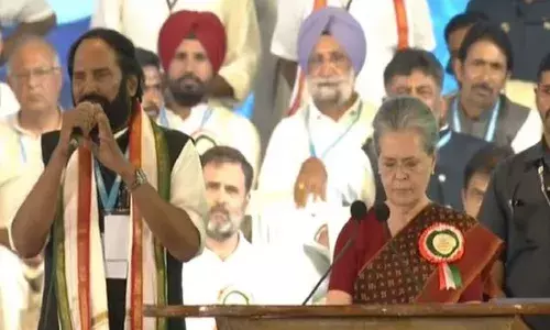CONGRESS: ఆరు హామీలతో కాంగ్రెస్ ఎన్నికల శంఖారావం CONGRESS: ఆరు హామీలతో కాంగ్రెస్ ఎన్నికల శంఖారావం