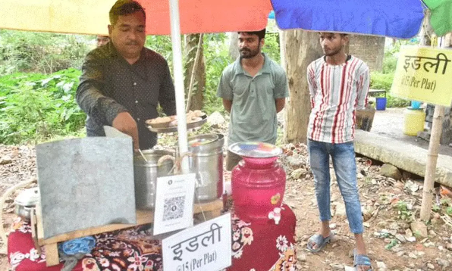 జీతాల్లేవ్.. ఇడ్లీలు విక్రయిస్తున్న చంద్రయాన్-3 టెక్నీషియన్.. జీతాల్లేవ్.. ఇడ్లీలు విక్రయిస్తున్న చంద్రయాన్-3 టెక్నీషియన్..