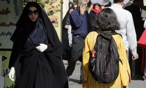 Iran: ఇరాన్‌లో హిజాబ్ తప్పనిసరి