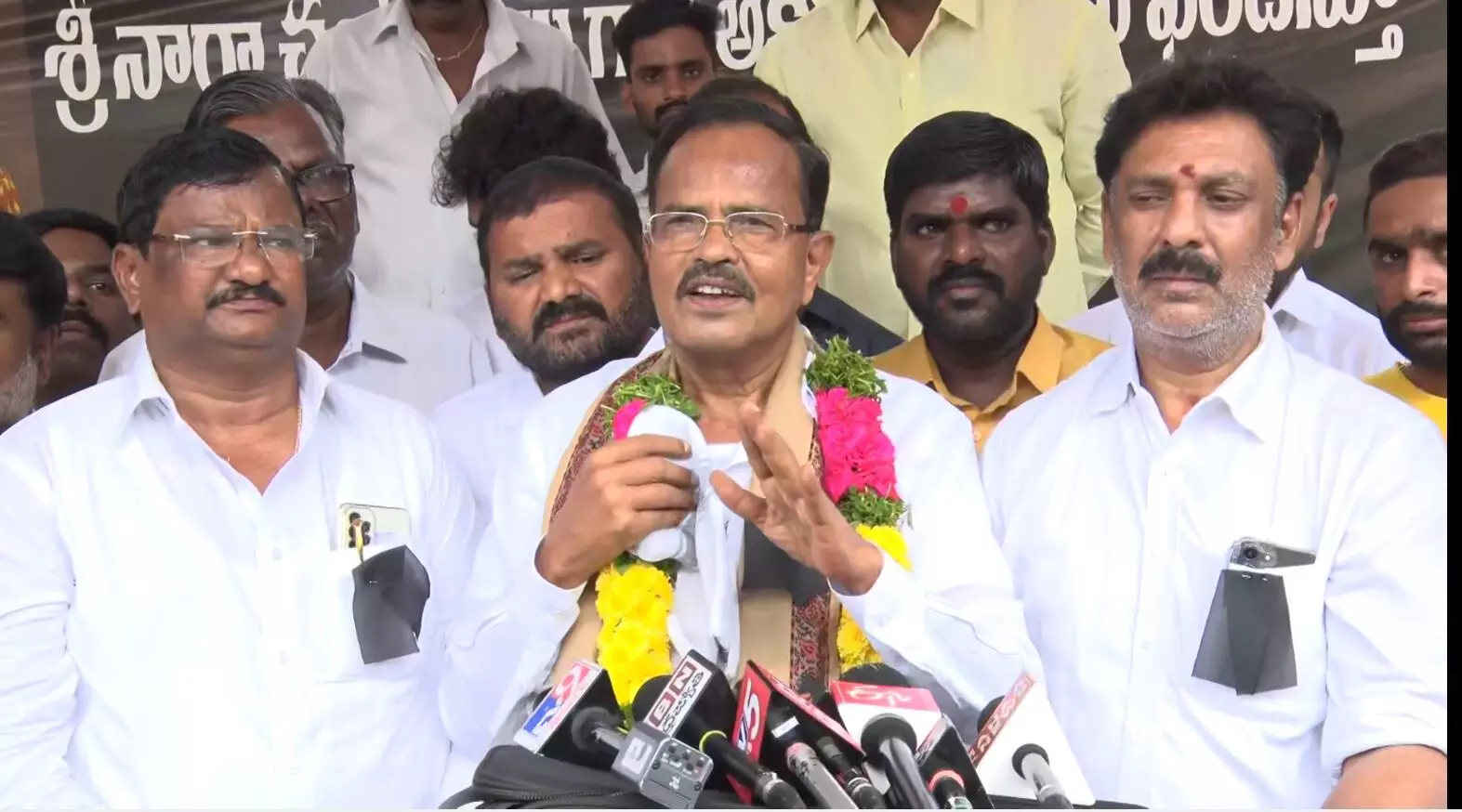 MOTHKUPALLY: జగన్ ఓ అసమర్థుడు MOTHKUPALLY: జగన్ ఓ అసమర్థుడు