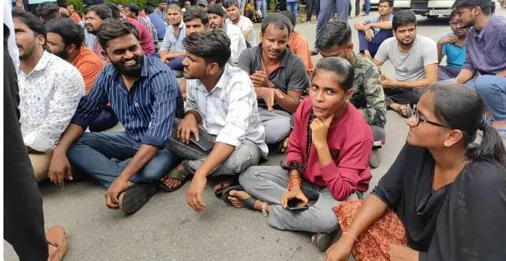 TSPSC: గ్రూప్ వన్ రద్దుపై ఆగ్రహ జ్వాలలు TSPSC: గ్రూప్ వన్ రద్దుపై ఆగ్రహ జ్వాలలు