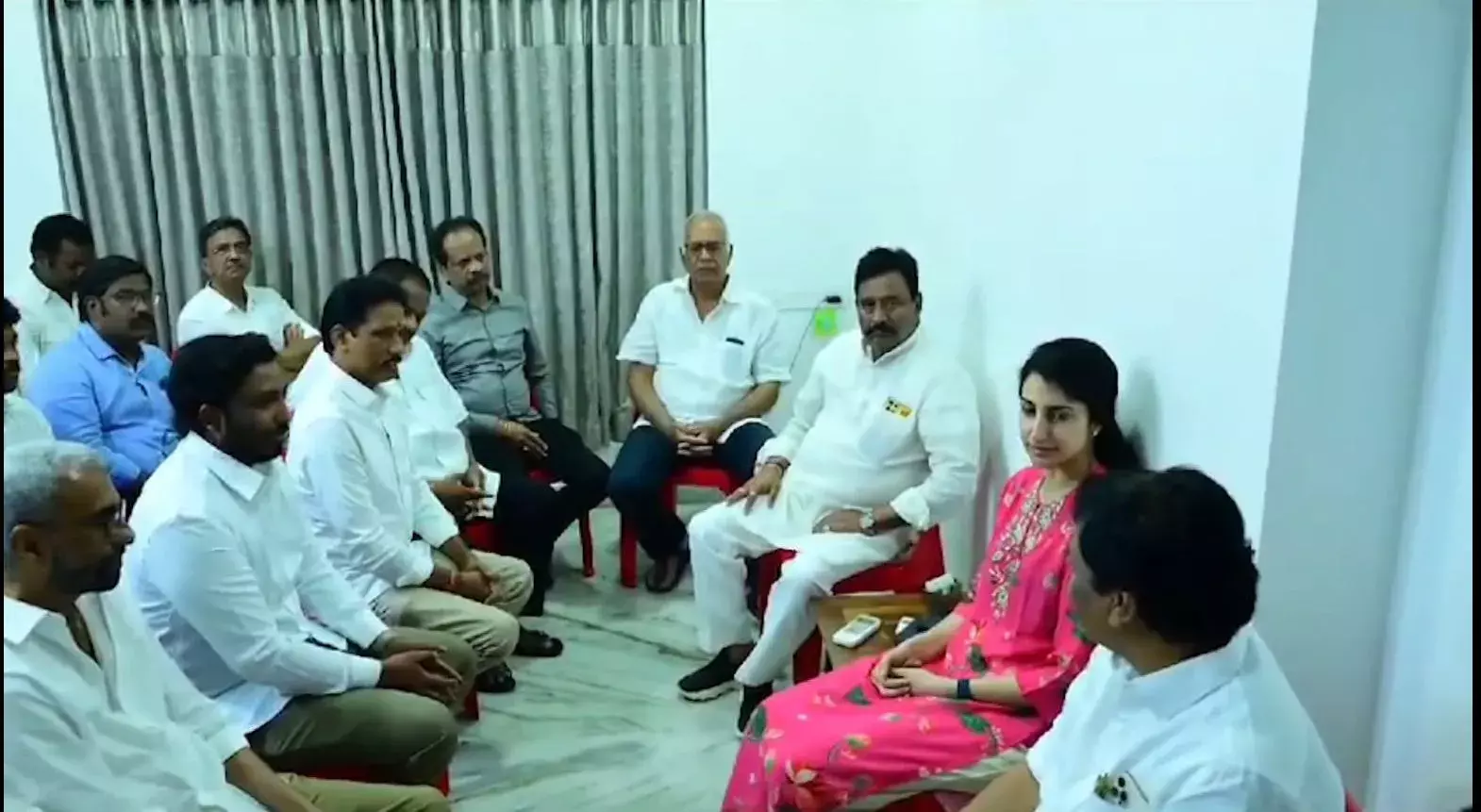 MEET: నారా బ్రాహ్మణిని కలిసిన జనసేన నేతలు