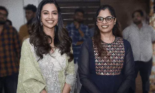 నిర్మాణ రంగంలోకి త్రివిక్రమ్ భార్య.. హీరోయిన్ ని ఎంపిక చేసిన సౌజన్య నిర్మాణ రంగంలోకి త్రివిక్రమ్ భార్య.. హీరోయిన్ ని ఎంపిక చేసిన సౌజన్య