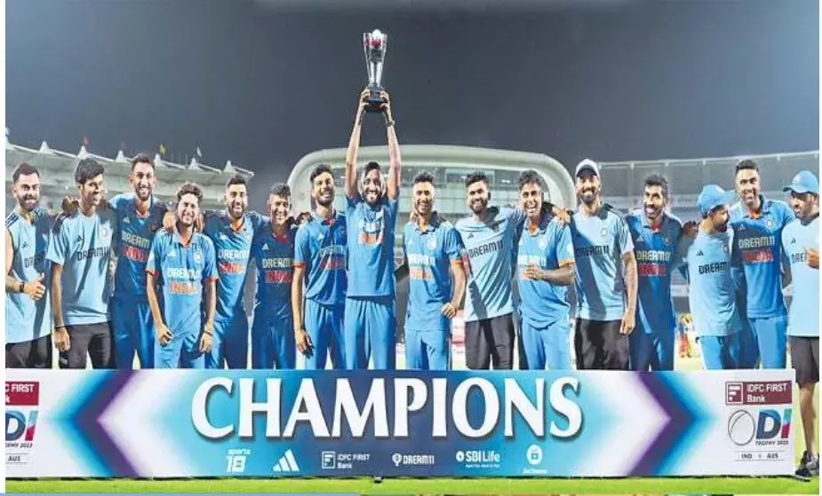 India Vs Australia: మూడో వన్డే ఆసిస్దే India Vs Australia: మూడో వన్డే ఆసిస్దే