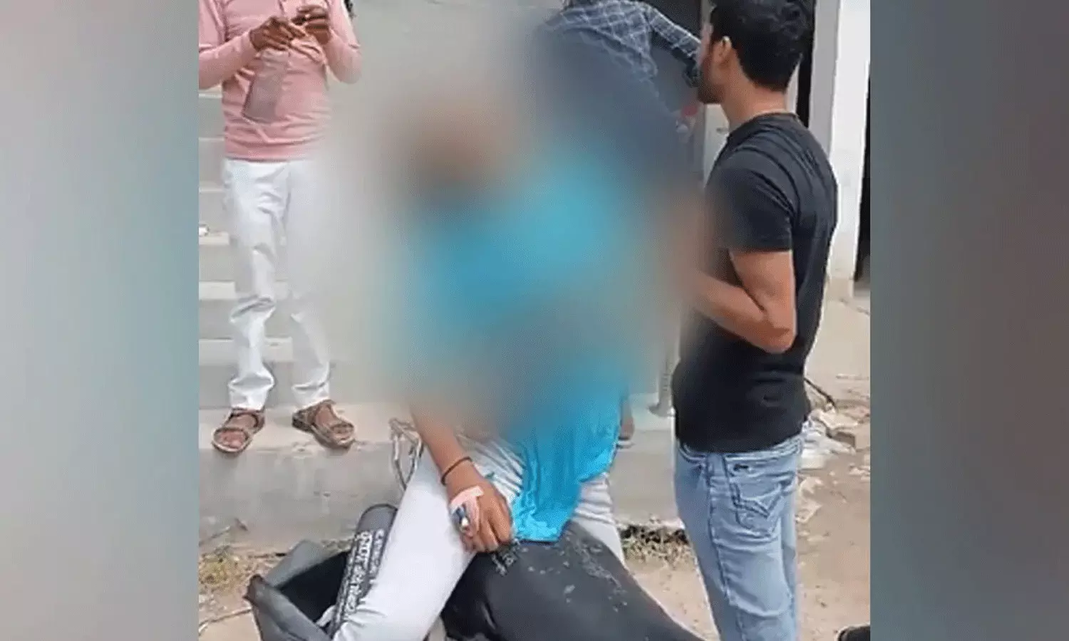 వైద్యుల నిర్లక్ష్యం.. తప్పు ఇంజెక్షన్ ఇవ్వడంతో మృతి చెందిన బాలిక వైద్యుల నిర్లక్ష్యం.. తప్పు ఇంజెక్షన్ ఇవ్వడంతో మృతి చెందిన బాలిక