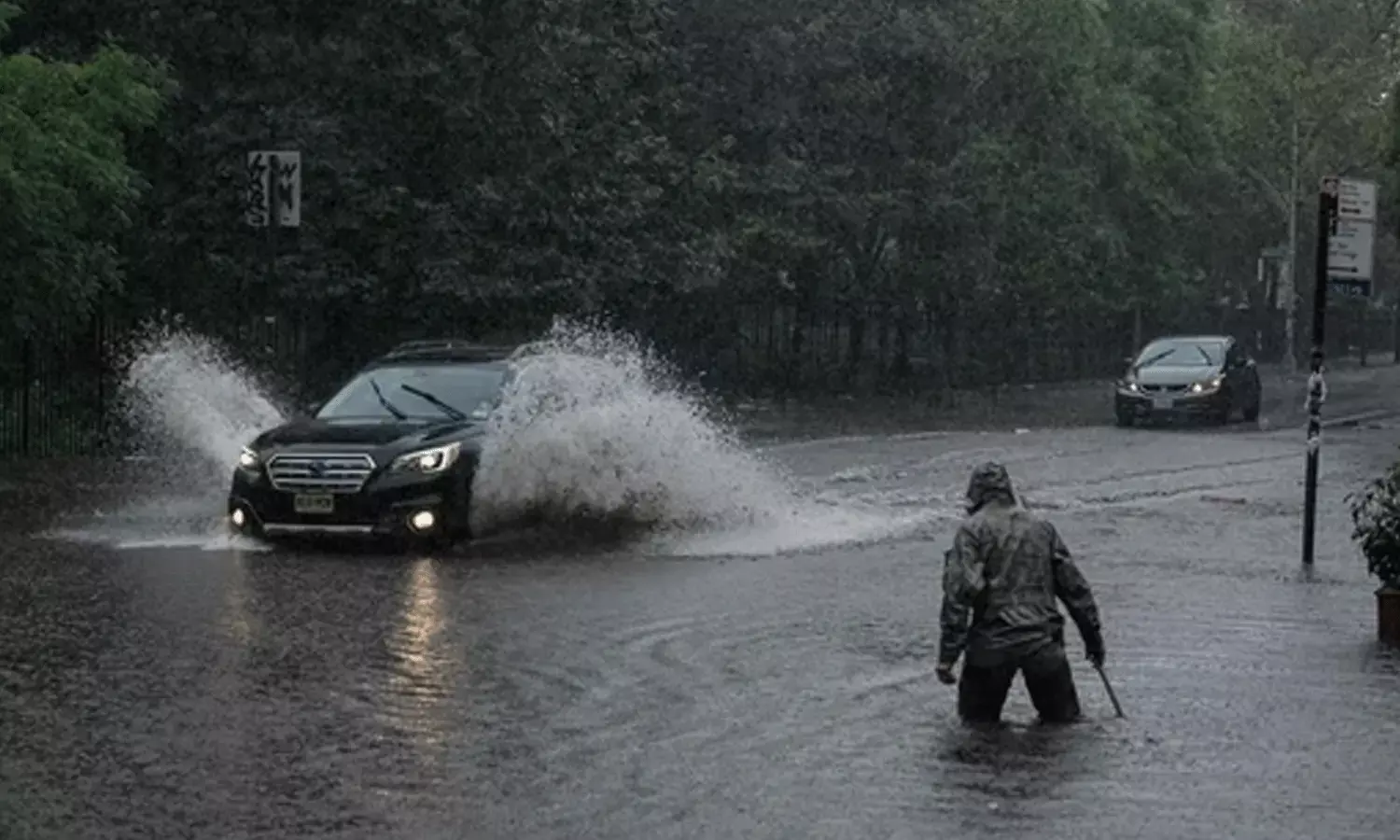 న్యూయార్క్‌లో వరదలు.. నీట మునిగిన వీధులు