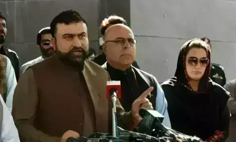 Pakistan : ఆత్మహుతి దాడి వెనుక భారత్ హస్తం- సంచలన ఆరోపణలు! Pakistan : ఆత్మహుతి దాడి వెనుక భారత్ హస్తం- సంచలన ఆరోపణలు!