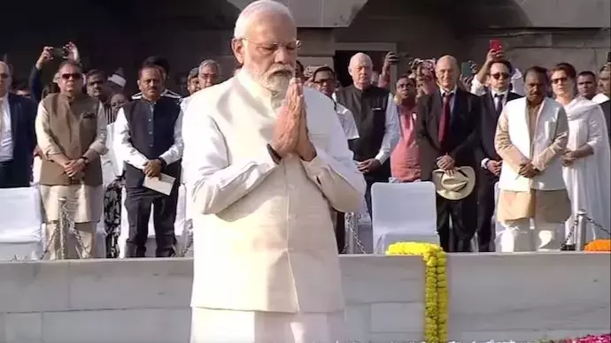 Mahatma Gandhi : మహాత్మా గాంధీకి ప్రముఖుల నివాళులు