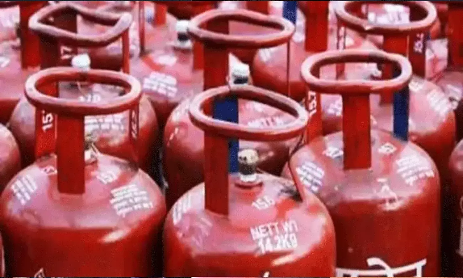 ఉజ్వల లబ్ధిదారులకు గ్యాస్ సిలిండర్‌లపై పెంచిన సబ్సిడీ..