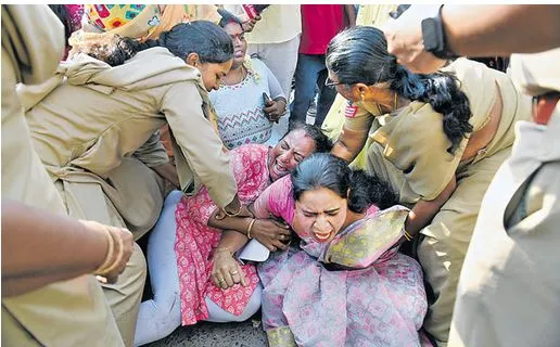 PROTEST: ధర్మాగ్రహ దీక్షతో కదం తొక్కిన గుంటూరు PROTEST: ధర్మాగ్రహ దీక్షతో కదం తొక్కిన గుంటూరు