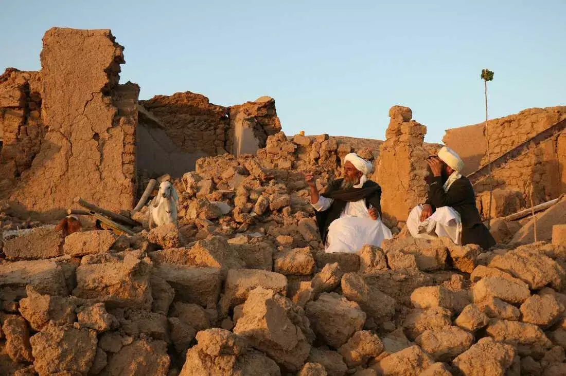 Earthquakes : అప్ఘానిస్థాన్ను అతలాకుతలం చేసిన భారీ భూకంపం Earthquakes : అప్ఘానిస్థాన్ను అతలాకుతలం చేసిన భారీ భూకంపం