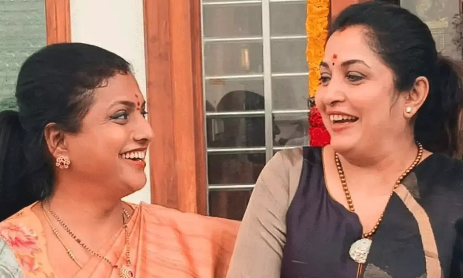 బండారు వివాదాస్పద వ్యాఖ్యలు.. రోజాకు అండగా నిలుస్తున్న తారలు..