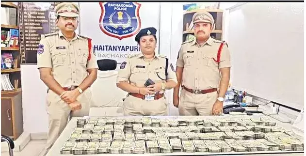 TS POLLS: తనిఖీల్లో కట్టలుకట్టల నోట్ల కట్టలు