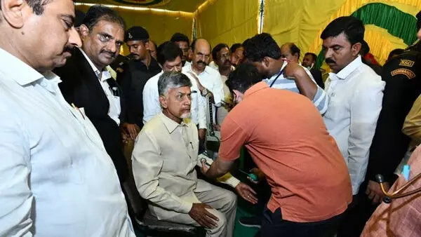 BABU HEALTH: చంద్రబాబు ఆరోగ్యంపై సర్వత్రా ఆందోళన BABU HEALTH: చంద్రబాబు ఆరోగ్యంపై సర్వత్రా ఆందోళన