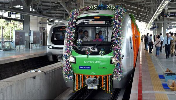 Mumbai Metro : నవరాత్రి స్పెషల్.. అర్థరాత్రి వరకు మెట్రో సేవలు