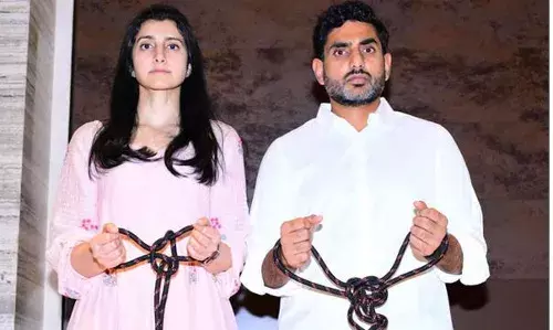 PROTEST: న్యాయానికి సంకెళ్లుకు భారీ స్పందన