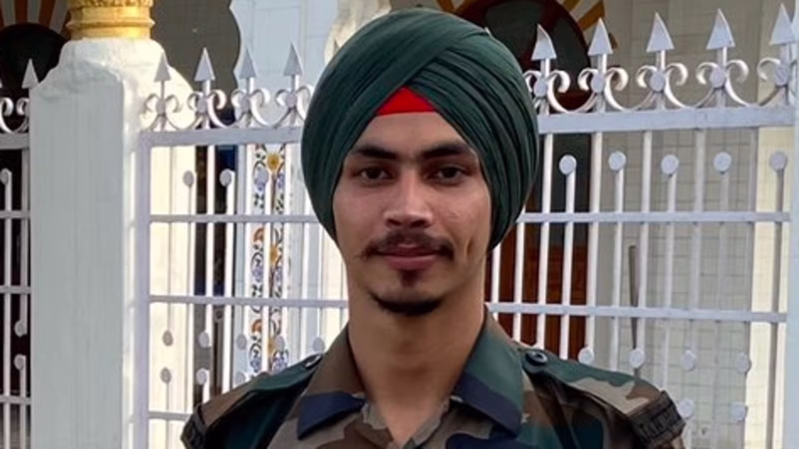Indian Army: ఆత్మహత్య చేసుకుంటే సైనిక లాంఛనాలు ఉండవని తేల్చేసిన ఆర్మీ Indian Army: ఆత్మహత్య చేసుకుంటే సైనిక లాంఛనాలు ఉండవని తేల్చేసిన ఆర్మీ