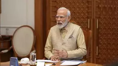PM Modi : 2040 నాటికి చంద్రుడిపైకి మనిషిని పంపాలి : శాస్త్రవేత్తలతో మోదీ PM Modi : 2040 నాటికి చంద్రుడిపైకి మనిషిని పంపాలి : శాస్త్రవేత్తలతో మోదీ