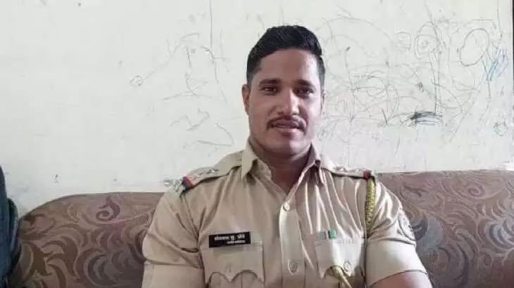 Pune policeman suspended రూ. 1.5 కోట్లు గెలుచుకున్నాడు.. సస్పెండ్ అయ్యాడు Pune policeman suspended రూ. 1.5 కోట్లు గెలుచుకున్నాడు.. సస్పెండ్ అయ్యాడు