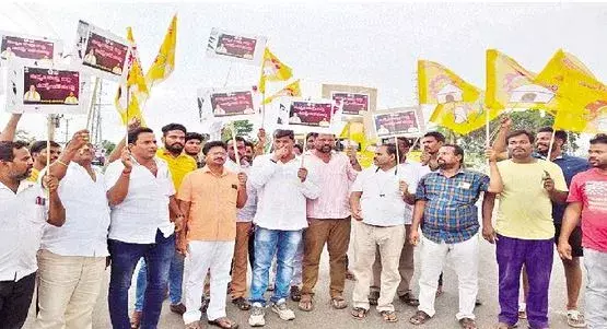 కొనసాగుతున్న ఆందోళనల పర్వం