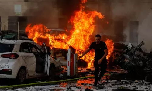 Israel-Hamas War: గాజాలోని భారతీయుల తరలింపు ప్రస్తుతానికి కష్టమే Israel-Hamas War: గాజాలోని భారతీయుల తరలింపు ప్రస్తుతానికి కష్టమే