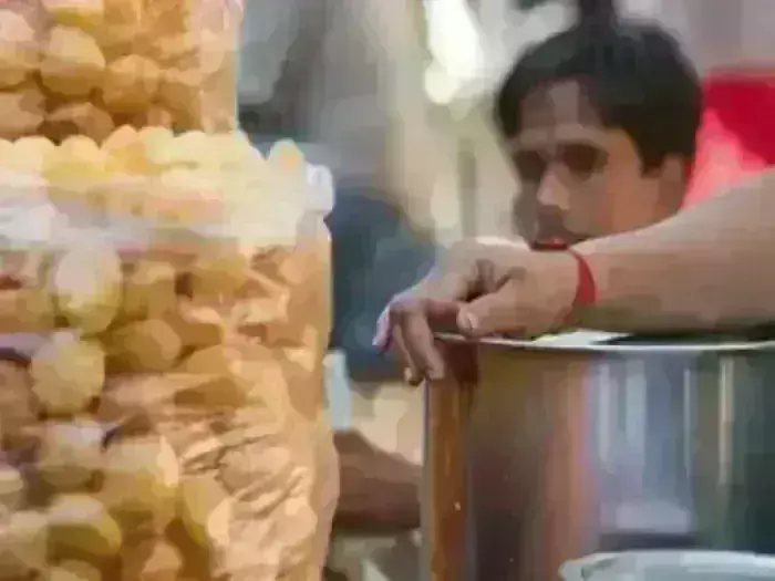 Panipuri: రోడ్డు పక్కన పానీపూరీ తిన్న తరువాత .. Panipuri: రోడ్డు పక్కన పానీపూరీ తిన్న తరువాత ..