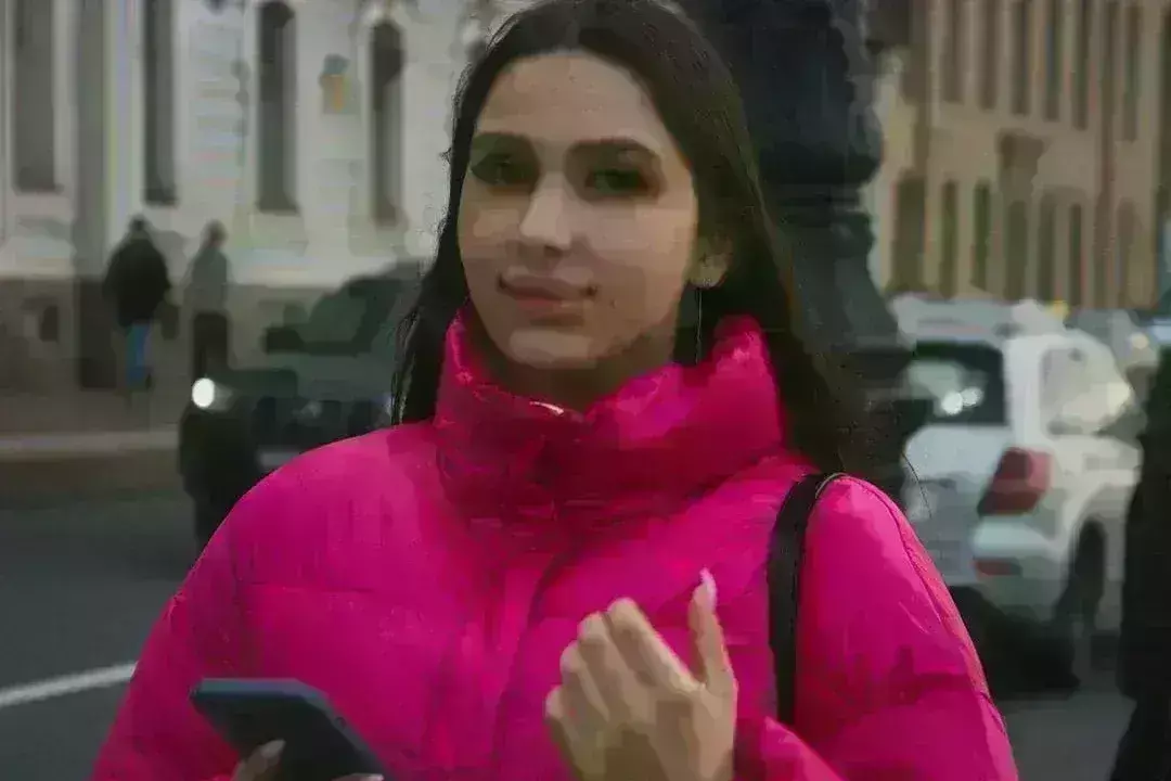 DelhiL  రష్యన్ యూట్యూబర్ లైవ్ వీడియోలోనే ... DelhiL  రష్యన్ యూట్యూబర్ లైవ్ వీడియోలోనే ...