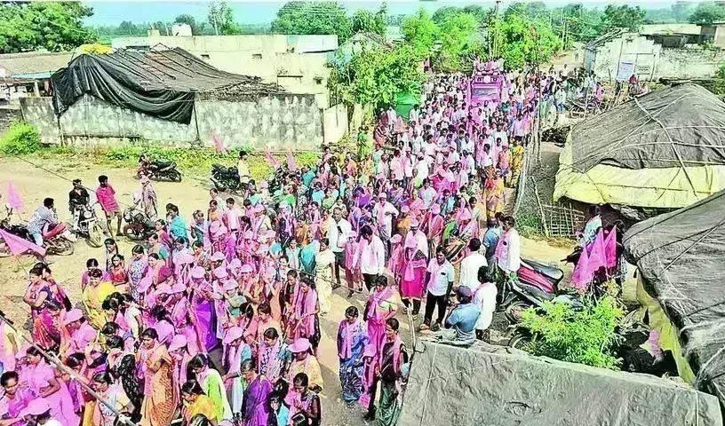 BRS Campaign : పెరిగిన కారు జోరు.. BRS Campaign : పెరిగిన కారు జోరు..