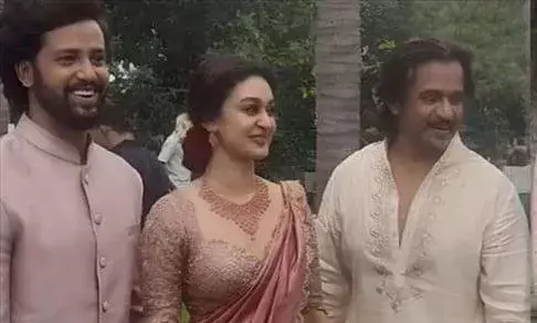 Arjuns Daughter Engagement : ఘనంగా అర్జున్ కుమార్తె నిశ్చితార్థం Arjuns Daughter Engagement : ఘనంగా అర్జున్ కుమార్తె నిశ్చితార్థం