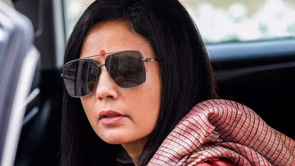 Mahua Moitra: అవును.. పార్లమెంట్ లాగిన్ ఐడీ ఇచ్చా Mahua Moitra: అవును.. పార్లమెంట్ లాగిన్ ఐడీ ఇచ్చా