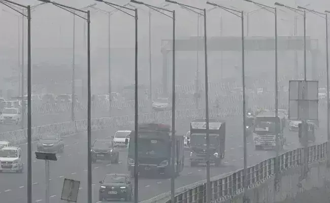 Delhi Pollution : రెండు రోజులు పాఠశాలలు బంద్ Delhi Pollution : రెండు రోజులు పాఠశాలలు బంద్