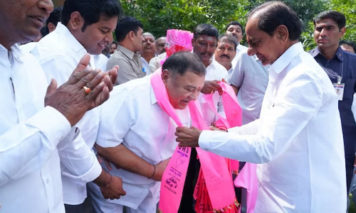 Jolt to Chandrababu Naidu : టీడీపీకి గట్టి దెబ్బ.. బీఆర్ఎస్ లో చేరిన ఆ పార్టీ తెలంగాణ శాఖ మాజీ అధ్యక్షుడు