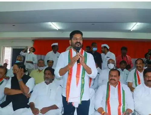 TPCC: కేసీఆర్పై రేవంత్ రెడ్డి పోటీ TPCC: కేసీఆర్పై రేవంత్ రెడ్డి పోటీ