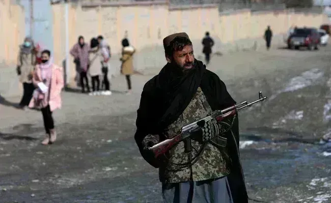 Afghanistan: కాబూల్ బస్సులో పేలుడు.. ఏడుగురు మృతి Afghanistan: కాబూల్ బస్సులో పేలుడు.. ఏడుగురు మృతి