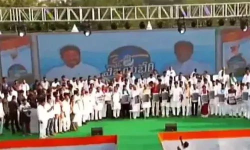 TPCC: అభివృద్ధి సంక్షేమాలే లక్ష్యంగా బీసీ డిక్లరేషన్ TPCC: అభివృద్ధి సంక్షేమాలే లక్ష్యంగా బీసీ డిక్లరేషన్