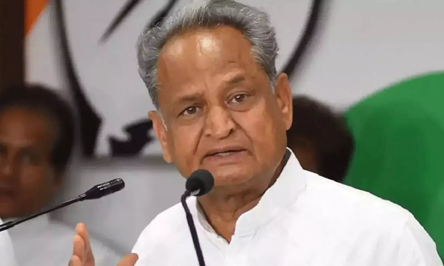 4 ఏళ్ల చిన్నారిపై అత్యాచారం.. అశోక్ గెహ్లాట్ ప్రభుత్వంపై విరుచుకుపడిన బీజేపీ 4 ఏళ్ల చిన్నారిపై అత్యాచారం.. అశోక్ గెహ్లాట్ ప్రభుత్వంపై విరుచుకుపడిన బీజేపీ