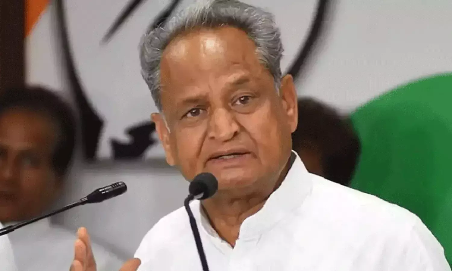 4 ఏళ్ల చిన్నారిపై అత్యాచారం.. అశోక్ గెహ్లాట్ ప్రభుత్వంపై విరుచుకుపడిన బీజేపీ 4 ఏళ్ల చిన్నారిపై అత్యాచారం.. అశోక్ గెహ్లాట్ ప్రభుత్వంపై విరుచుకుపడిన బీజేపీ