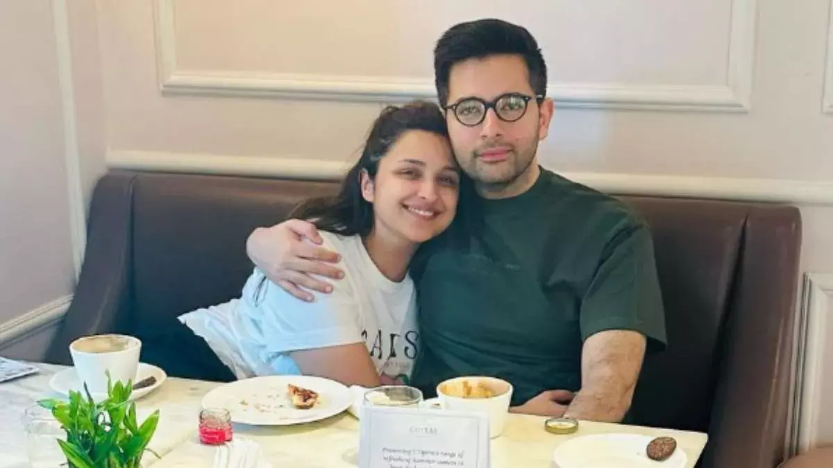 The best gift from god... : నువ్వు నాకు దేవుడిచ్చిన బెస్ట్ గిఫ్ట్ : భర్తకు పరిణీతి విషెస్