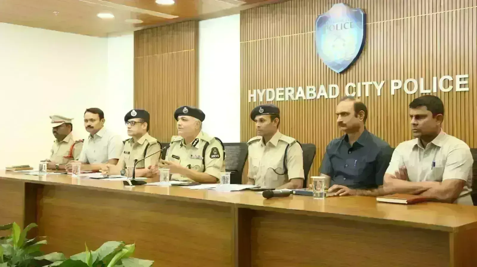 CP Sandeep Shandilya : ఇద్దరమ్మాయిలకు ఫ్రెండ్ రెక్వెస్ట్.. ఫోటోలు మార్ఫింగ్.. ఆ తర్వాత బలవంతంగా.. CP Sandeep Shandilya : ఇద్దరమ్మాయిలకు ఫ్రెండ్ రెక్వెస్ట్.. ఫోటోలు మార్ఫింగ్.. ఆ తర్వాత బలవంతంగా..