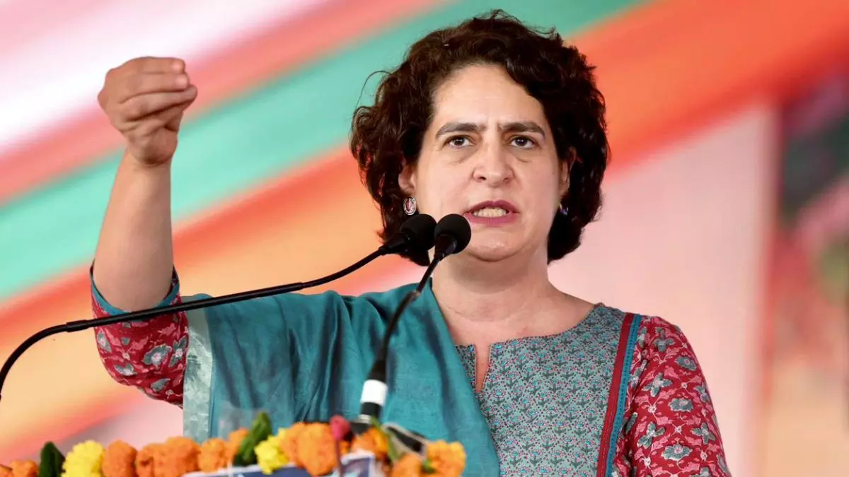 Assembly Elections 2023: ప్రియాంక గాంధీకి ఇసి నోటీసులు Assembly Elections 2023: ప్రియాంక గాంధీకి ఇసి నోటీసులు