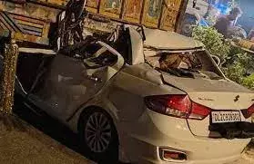 Road Accident : యూపీలో ఘోర రోడ్డు ప్రమాదం,  ట్రక్కు కింద పడిన కారు  ఆరుగురు మృతి