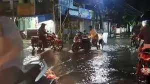 Chennai Rains: చెన్నై సహా పలు జిల్లాలో  భారీ వర్షాలు.