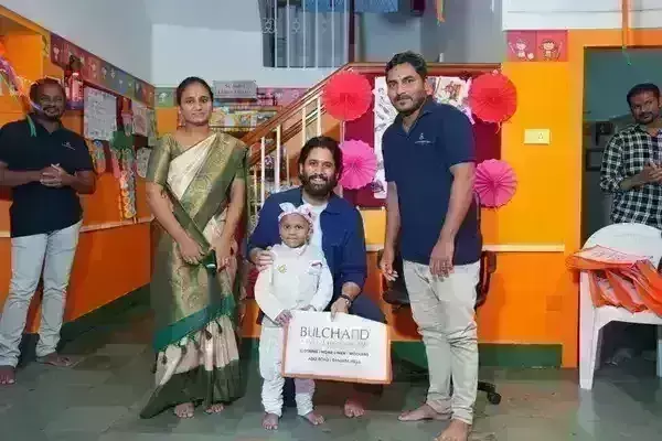 Heartwarming Pictures : క్యాన్సర్తో పోరాడుతున్న పిల్లలతో నాగ చైతన్య Heartwarming Pictures : క్యాన్సర్తో పోరాడుతున్న పిల్లలతో నాగ చైతన్య